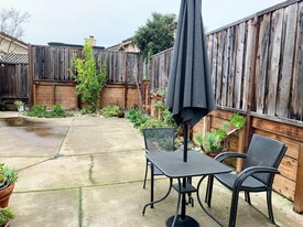 1086 Big Sur Dr in San Jose, CA - Building Photo