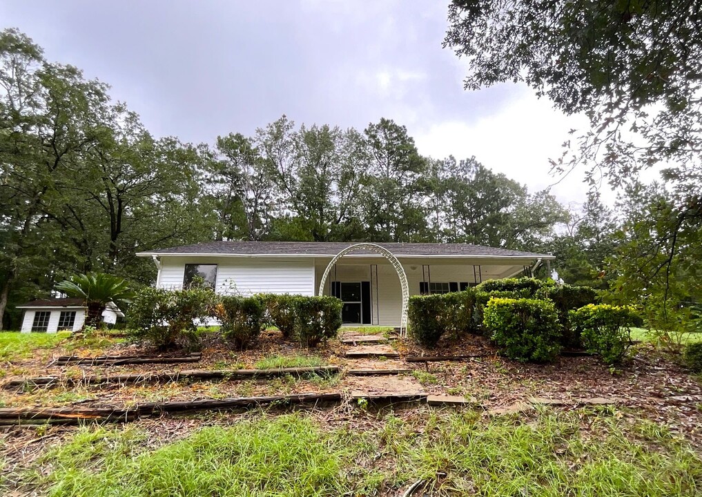 149 Lakeshore Dr in Leesville, LA - Building Photo