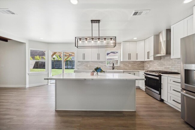 property at 1314 Bridle Spur Ln
