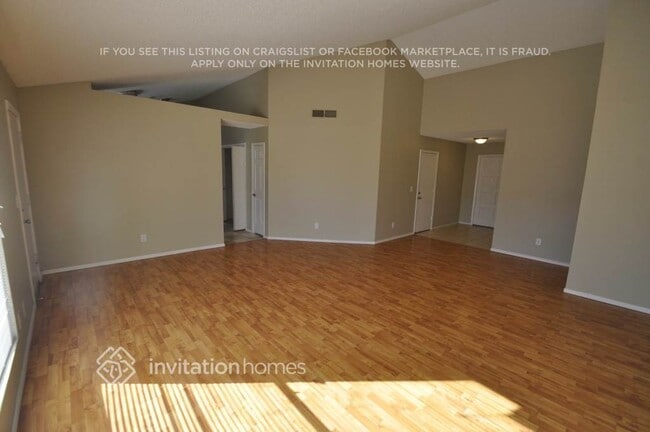 8939 W Vogel Ave in Peoria, AZ - Foto de edificio - Building Photo