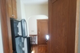 33 Amsden St, Unit 1 in Arlington, MA - Building Photo - Building Photo