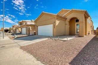 3658 Grand Bahamas Dr in El Paso, TX - Building Photo - Building Photo
