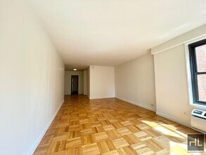 1 Bed, 1 Bath Apartment –Fourth Avenue in New York, NY - Building Photo - Building Photo