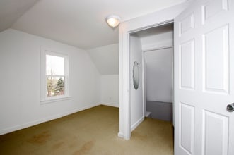 55 Walnut Ave in Shelton, CT - Foto de edificio - Building Photo