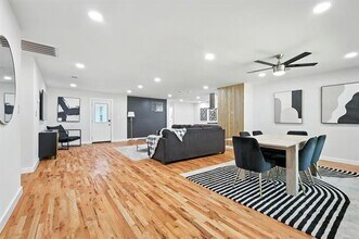 1009 Walnut St in Irving, TX - Building Photo - Building Photo