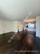 2217 Parkside Dr in Schaumburg, IL - Building Photo - Building Photo