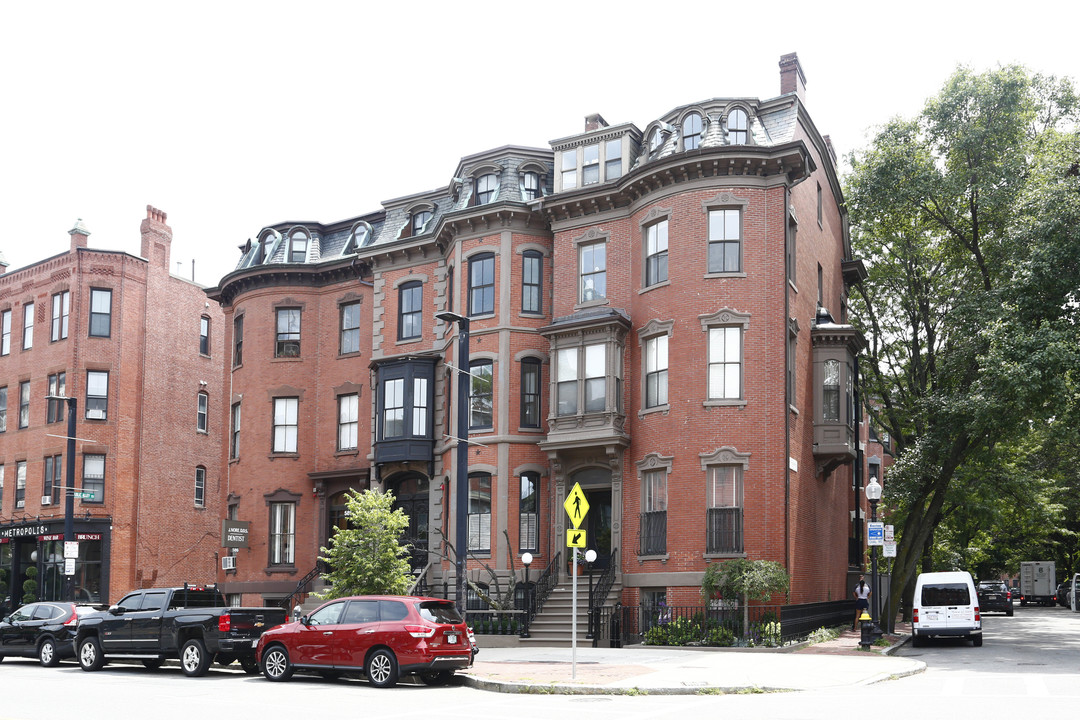 588 Tremont St in Roxbury, MA - Foto de edificio