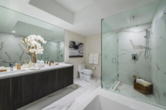 500 E Las Olas Blvd in Fort Lauderdale, FL - Building Photo - Building Photo