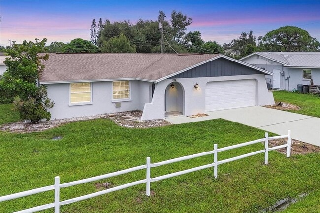 880 Queen Rd in Venice, FL - Building Photo - Building Photo