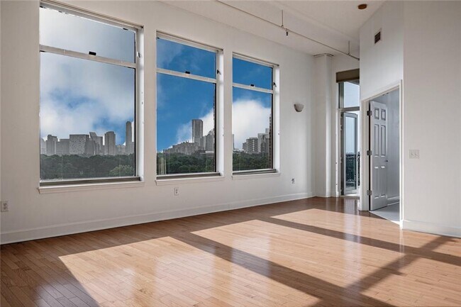 3820 Roswell Rd NE in Atlanta, GA - Foto de edificio - Building Photo