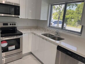 21230 SW 119th Ave in Miami, FL - Building Photo - Building Photo