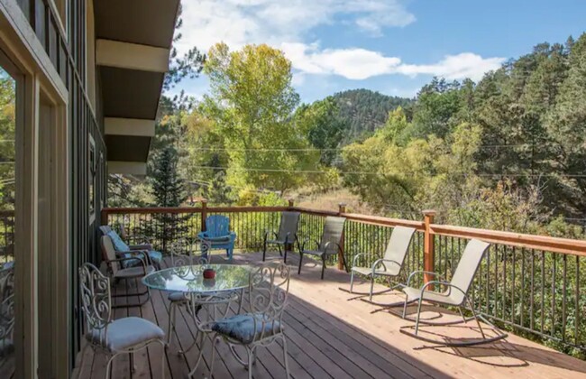 property at 853 Wagonwheel Gap Rd
