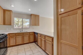 1220 Padre Serra in Las Vegas, NV - Building Photo - Building Photo