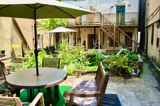 21 E Centre St, Unit 1F photo'