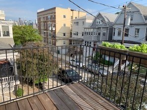 22 46th St-Unit -2 in Weehawken, NJ - Building Photo - Building Photo