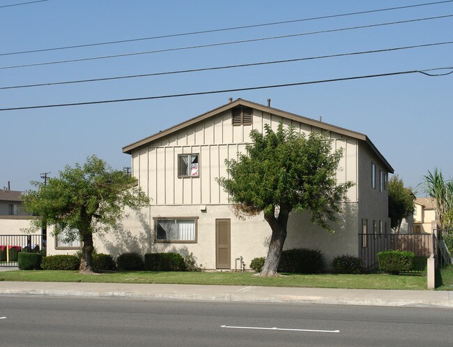 7791 Hazard Ave in Westminster, CA - Foto de edificio - Building Photo