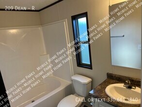 209 Dean Dr in New Kensington, PA - Building Photo - Building Photo