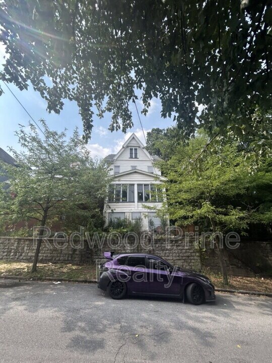 1112 15th Ave in Altoona, PA - Building Photo