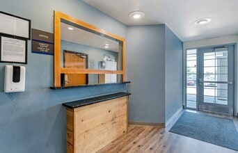 Furnished Studio-Indianapolis - Lawrence in Indianapolis, IN - Foto de edificio - Building Photo