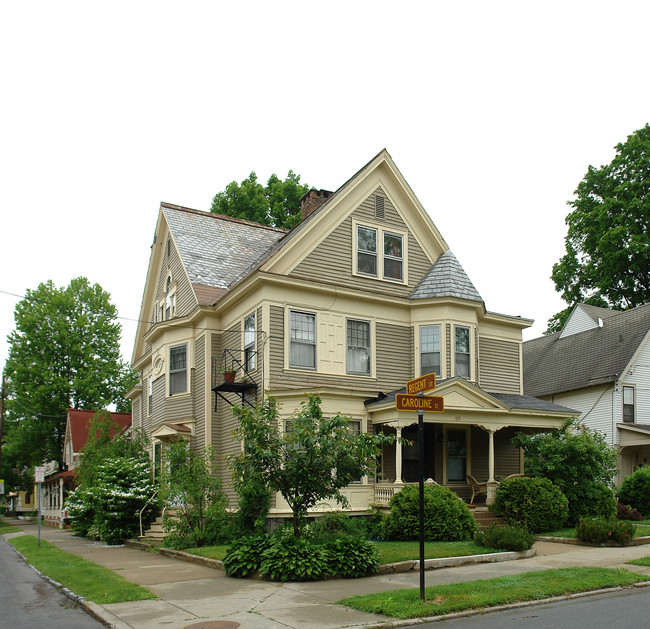 119 Caroline St in Saratoga Springs, NY - Building Photo - Building Photo