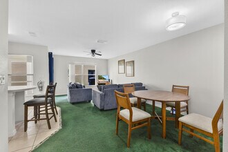 2855 Club Cortile Cir in Kissimmee, FL - Building Photo - Building Photo