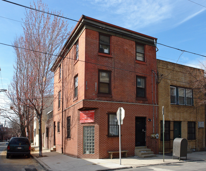 1102 N 4th St in Philadelphia, PA - Building Photo