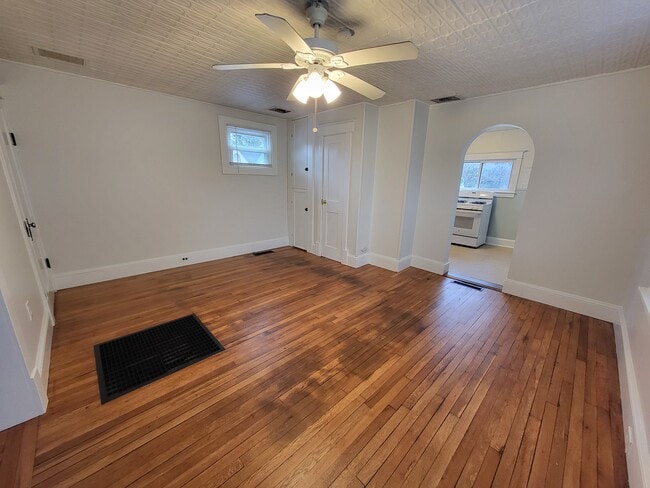 3688 NY-43 in West Sand Lake, NY - Building Photo - Building Photo