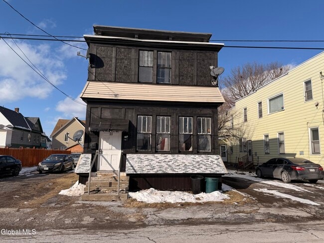 property at 11 Lefferts St