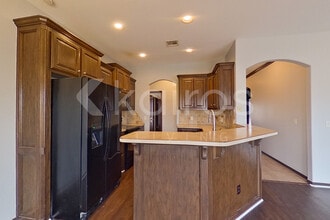 4804 Doe Run Dr, Unit 4-B in Yukon, OK - Foto de edificio - Building Photo