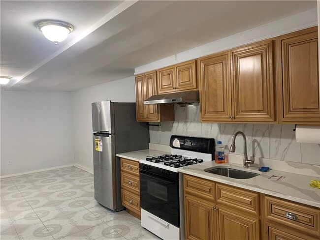property at 86 Ave. S