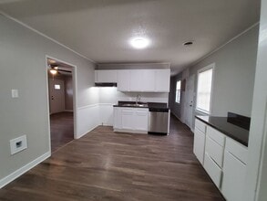 6884 Ensign Rd in Millington, TN - Foto de edificio - Building Photo