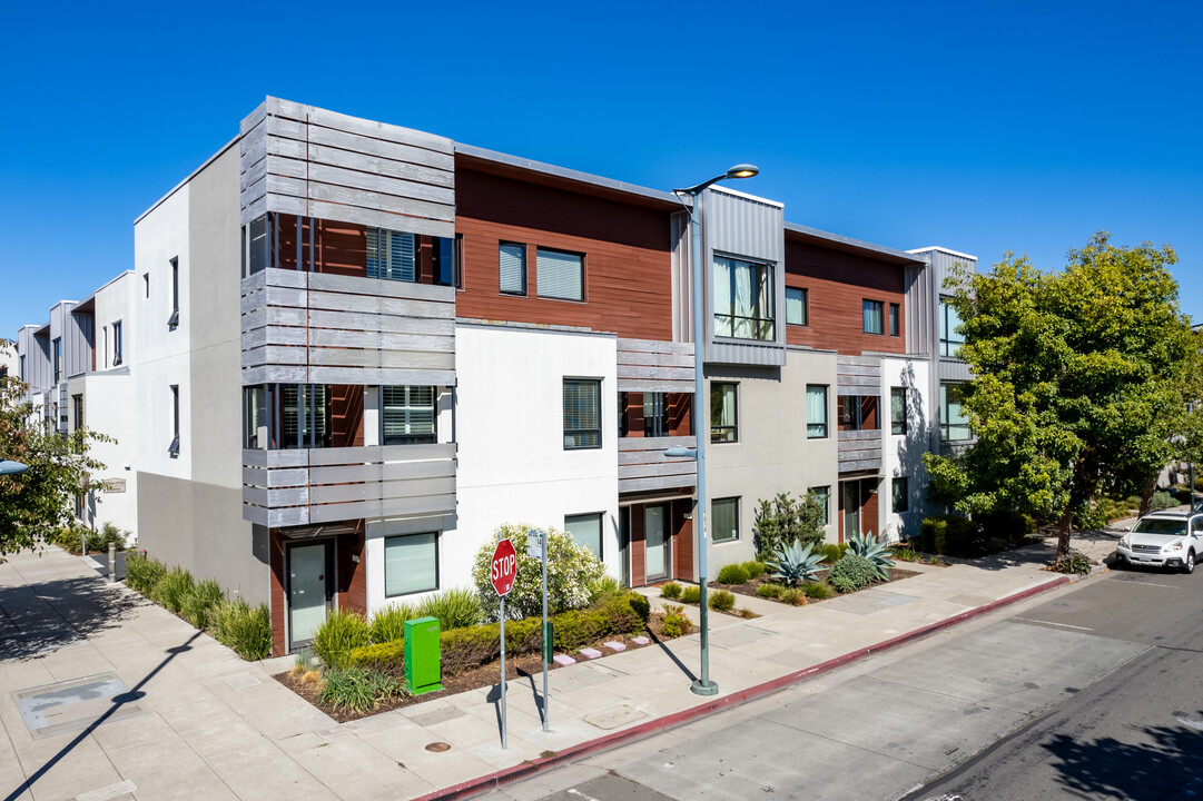 Zephyr Gate in Oakland, CA - Building Photo