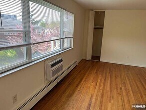 455 Fairview Ave, Unit 455 Fairvew ave unit 8 in Fairview, NJ - Building Photo - Building Photo
