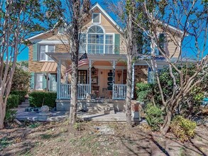 2004 Clover Ln in Fort Worth, TX - Building Photo - Building Photo