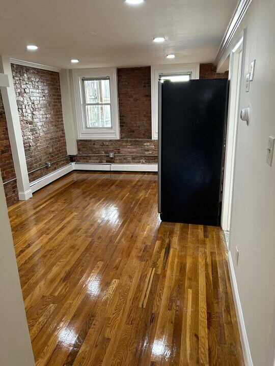 37 Monitor St in Jersey City, NJ - Building Photo