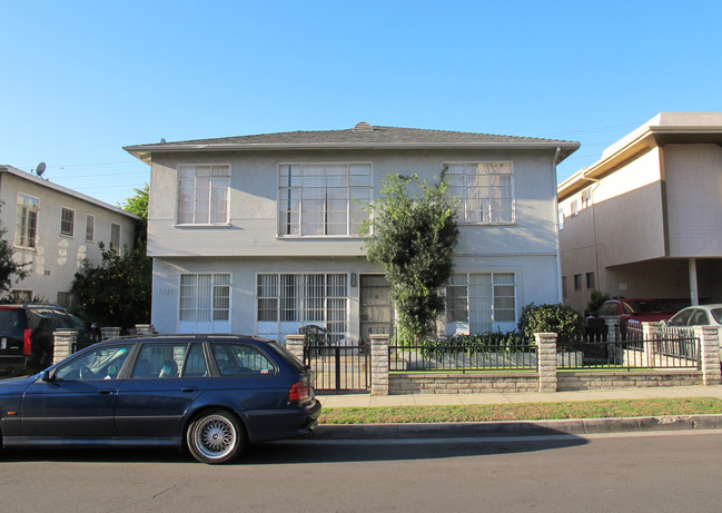 1227 S Westgate Ave in Los Angeles, CA - Building Photo - Building Photo