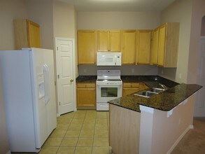 2248 Roanoke Springs Dr in Ruskin, FL - Building Photo - Building Photo