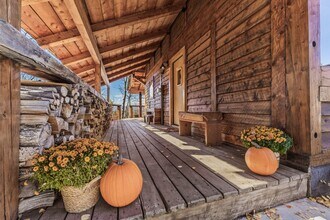 125 Alpine Dr in Steamboat Springs, CO - Building Photo - Building Photo