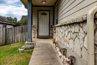 21951 Legend Point Dr in San Antonio, TX - Building Photo - Building Photo