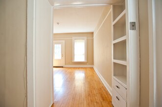 2943-2945 N Bartlett Ave in Milwaukee, WI - Foto de edificio - Interior Photo