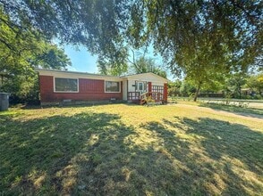 10804 Dunaway Dr in Dallas, TX - Building Photo - Building Photo