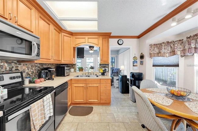 2913 Longbrooke Way in Clearwater, FL - Building Photo - Building Photo