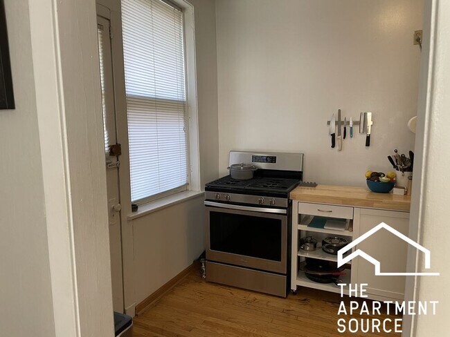 4603 N Western Ave, Unit 3 in Chicago, IL - Building Photo - Building Photo