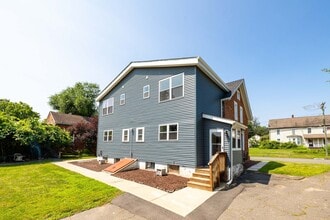 81 Main St in Broad Brook, CT - Building Photo - Building Photo