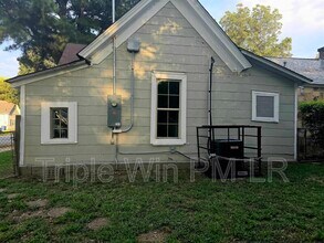 1300 W 10th St in North Little Rock, AR - Foto de edificio - Building Photo