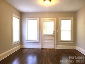 1623 Fountain View St in Charlotte, NC - Building Photo - Building Photo