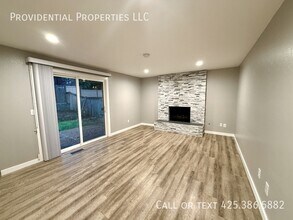 11120 127th Pl NE in Kirkland, WA - Building Photo - Building Photo