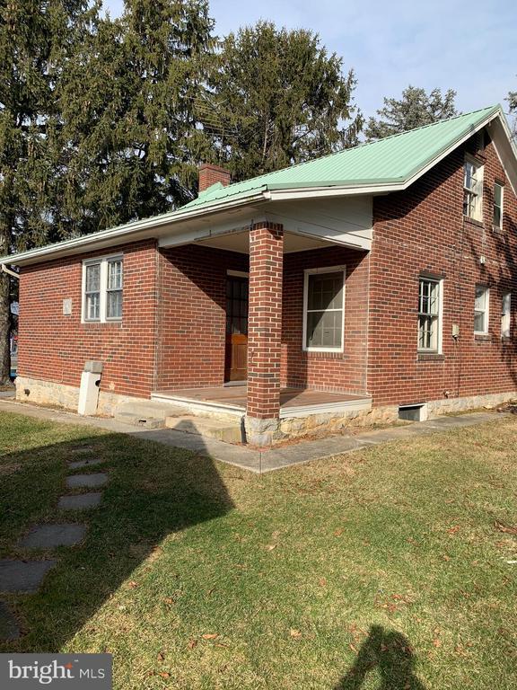 764 Buchanan Trail E in Greencastle, PA - Building Photo - Building Photo