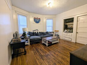 5 Gardner Terrace, Unit 1 in Boston, MA - Building Photo - Building Photo