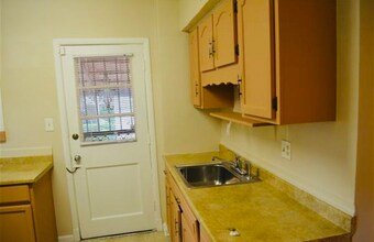 5703 18th Ave in Hyattsville, MD - Foto de edificio - Building Photo